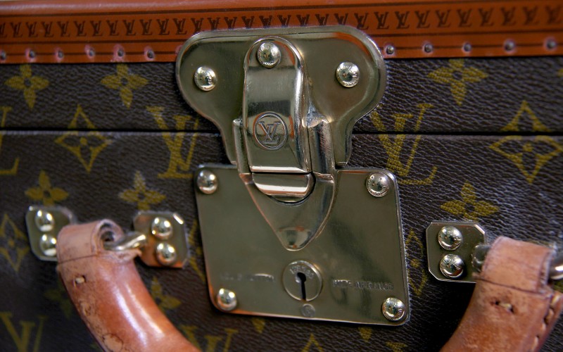 Louis Vuitton Bisten suitcase - THE HOUSE OF WAUW